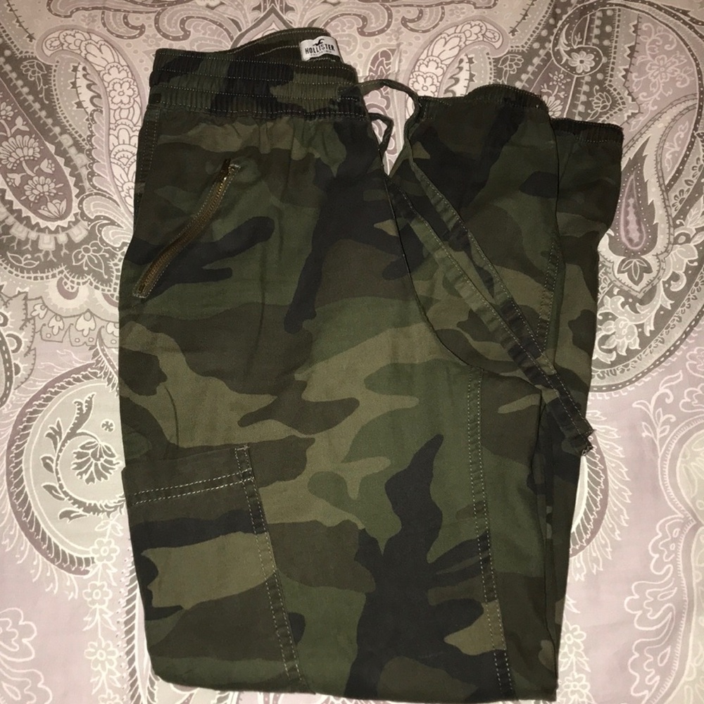 Camo utility jogger